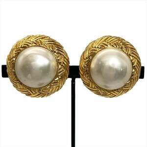CHANEL Gold Pearl Earrings